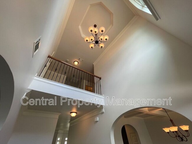 Foto del edificio - 514 W Holloway Dr