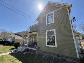 Building Photo - 136 Centennial St