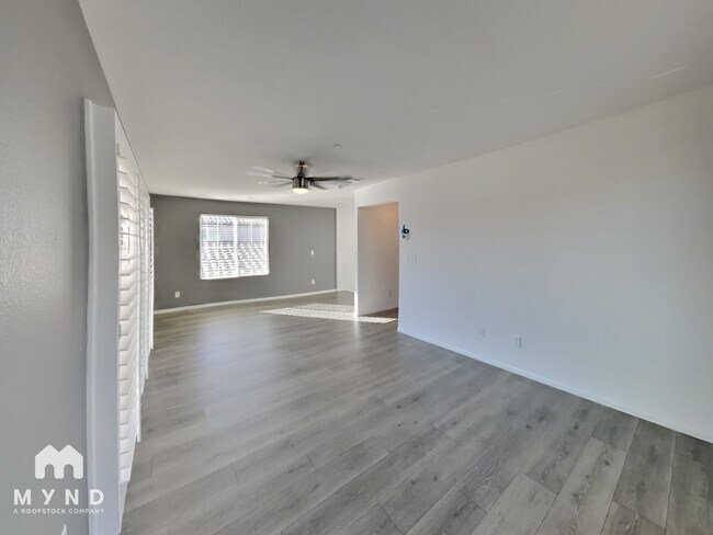 Foto del edificio - 8044 Mercury Skye St