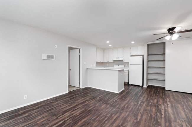 Interior Photo - Welcome home to Lake View Park!