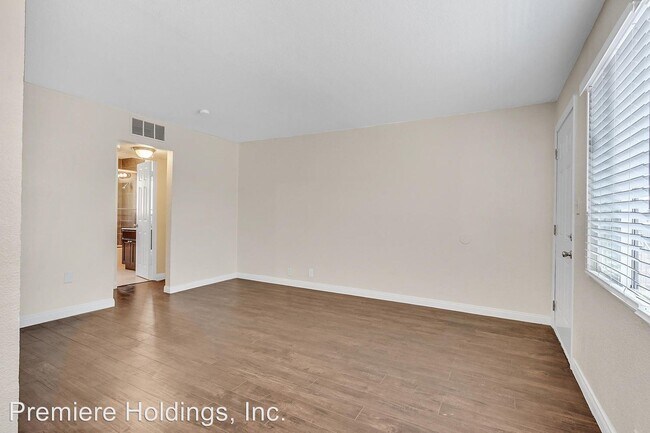 Building Photo - 2113 Sunrise Ave