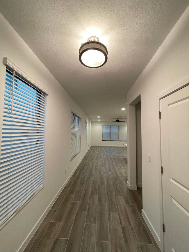 Foto del edificio - 8757 Corvus Dr