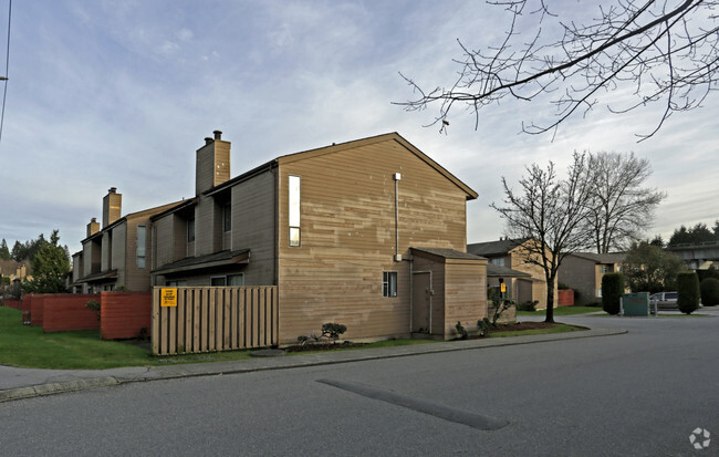 Building Photo - Bainbridge Place