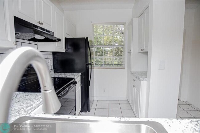 Building Photo - 4297 NW 114th Terrace