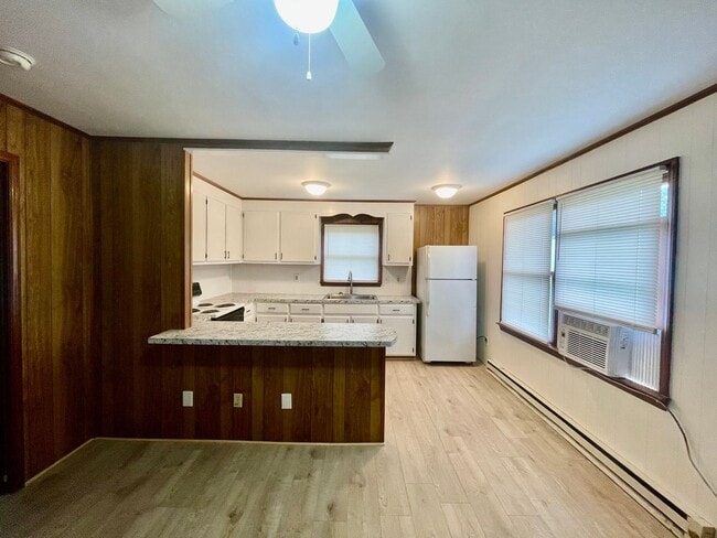 Building Photo - Must see Newly renovated 1 bedroom 1 bath ...