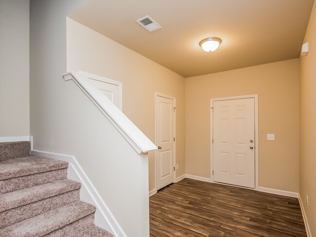 Building Photo - 260 Stillwood Dr