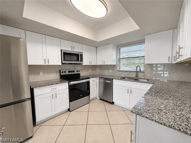 Building Photo - 700 Valley Stream Dr