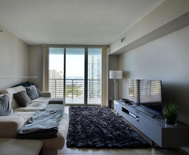 Building Photo - 335 S Biscayne Blvd