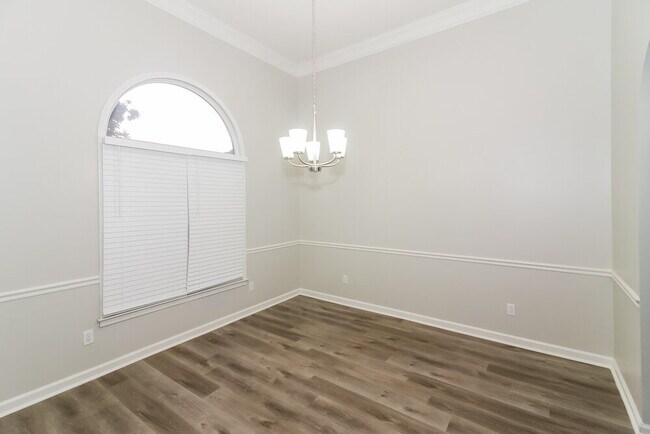 Building Photo - 636 Old River Cove