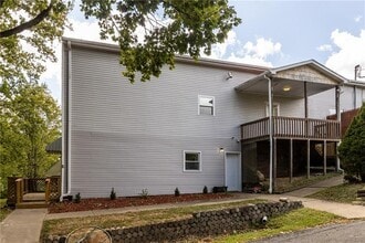 Building Photo - 390 US-30