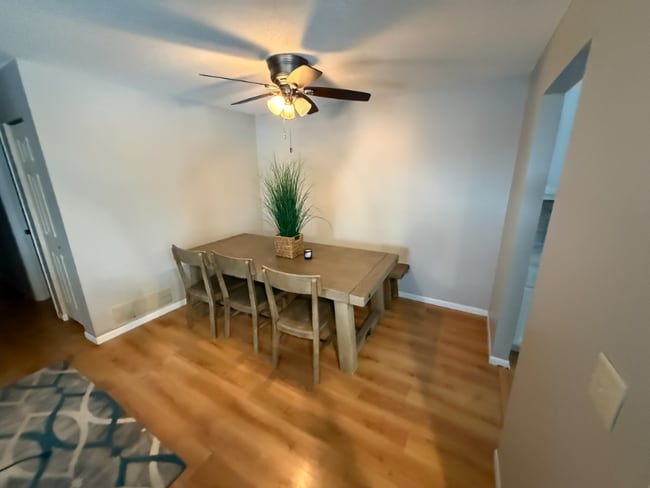 Foto del edificio - 4125 Goldenrod Ln N