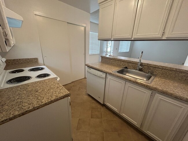 Foto del edificio - Ventura- Charming 2-Bedroom, 1-Bath McKeon Condo