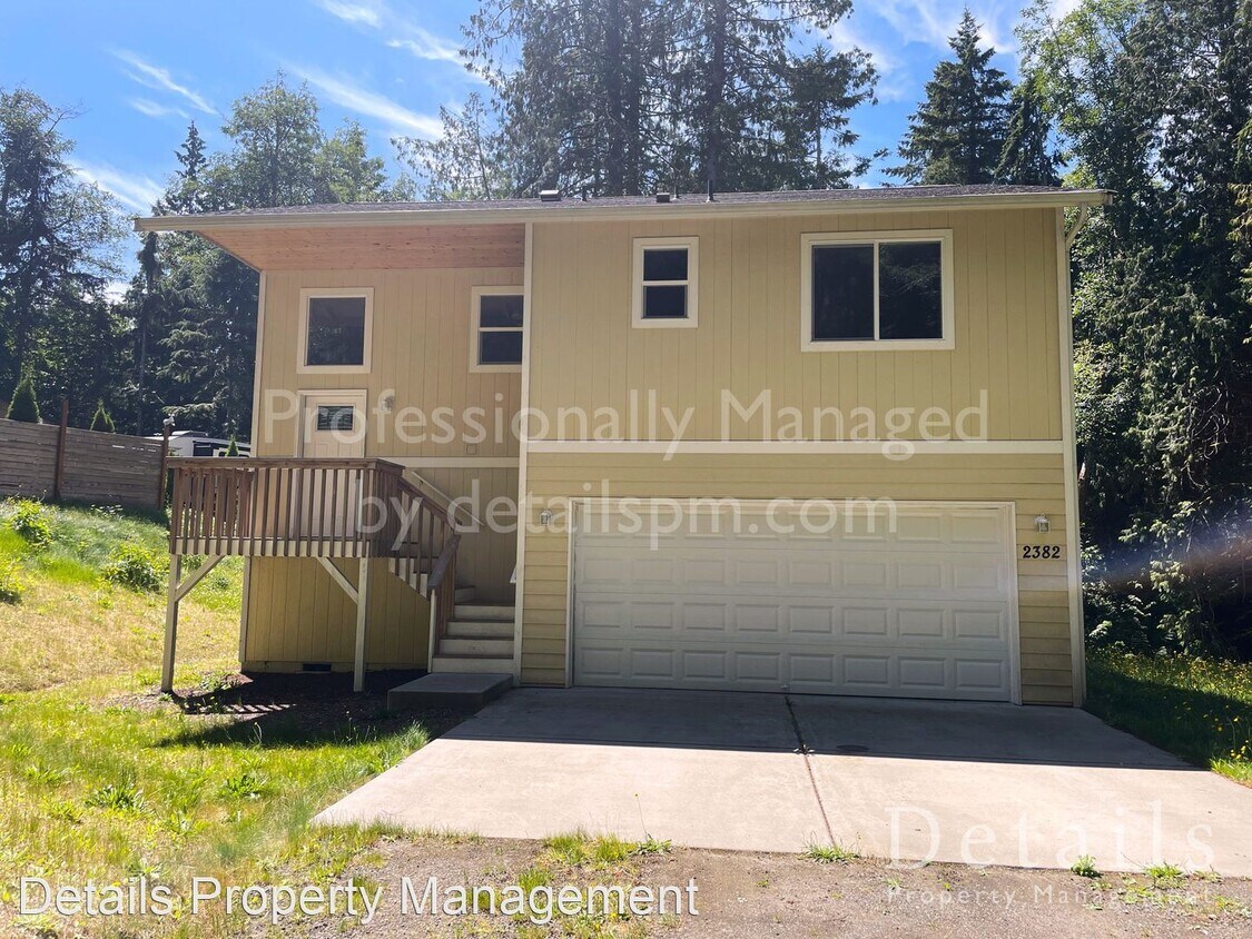 Foto principal - 3 br, 2.5 bath House - 2382 Martin Ave E