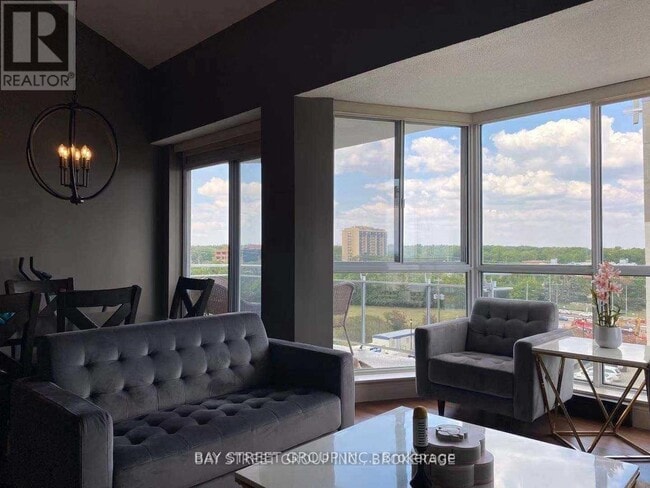 Building Photo - 1071 Queens Ave