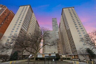 Building Photo - 3950 N Lake Shore Dr