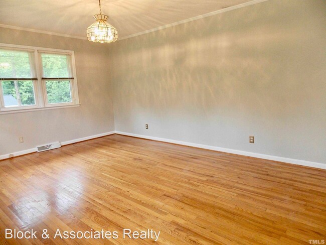 Foto del edificio - 2 br, 1 bath House - 714 Carter Avenue