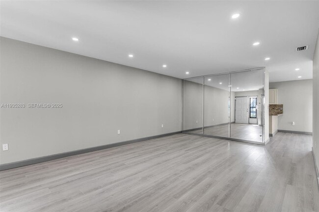 Foto del edificio - 13755 SW 23rd Terrace