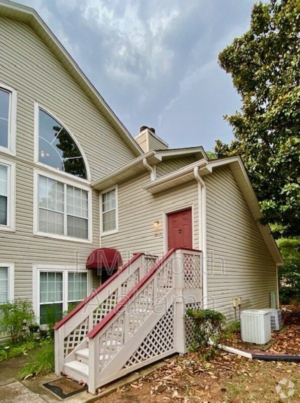 Building Photo - 1023 Stones Throw Dr NW