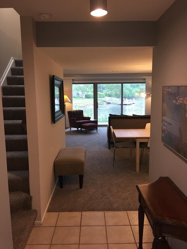 Foto del edificio - 622 Peninsula Ct