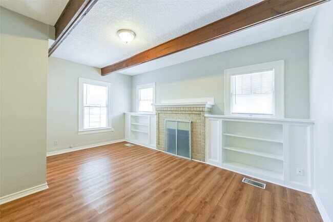 Building Photo - 216 Redan St