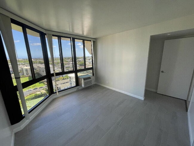 Building Photo - 5070 Likini St