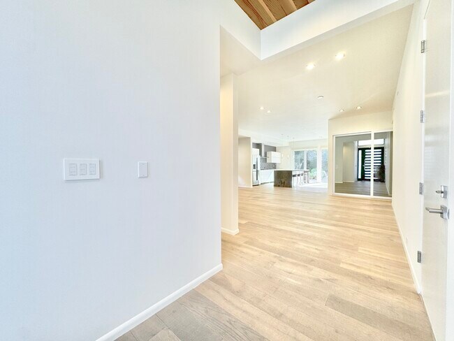 Foto del edificio - 12452 Beatrice St