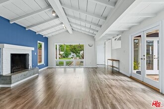 Building Photo - 8176 La Jolla Shores Dr