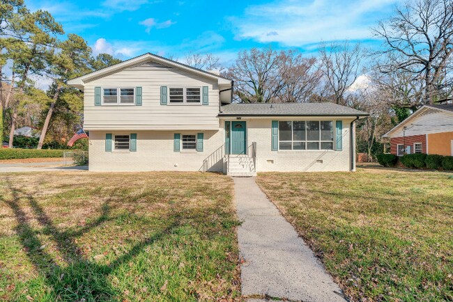 Building Photo - 3008 Shaftsbury St