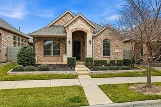 Building Photo - 916 10th St