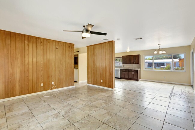 Foto del edificio - 413 SW Kentwood Rd