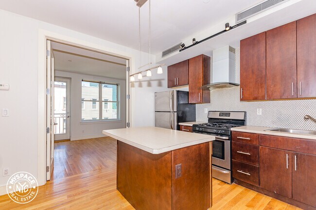 Building Photo - 26 Fayette St