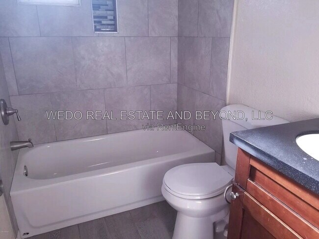 Foto del edificio - 1229 E Mountain View Rd