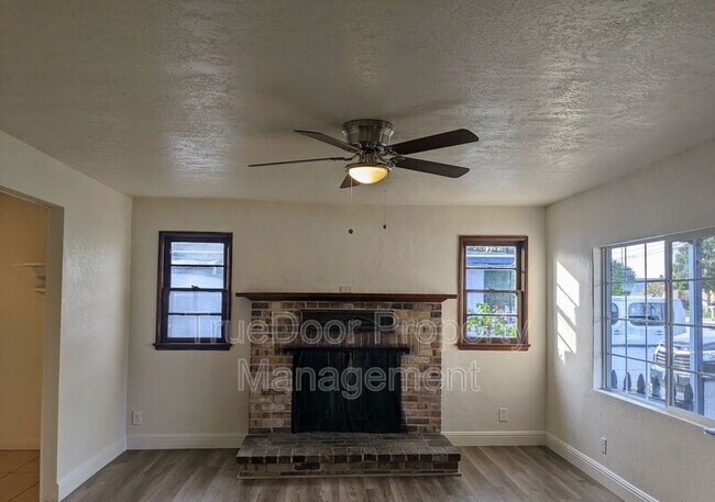Building Photo - 8622 Lampson Ave