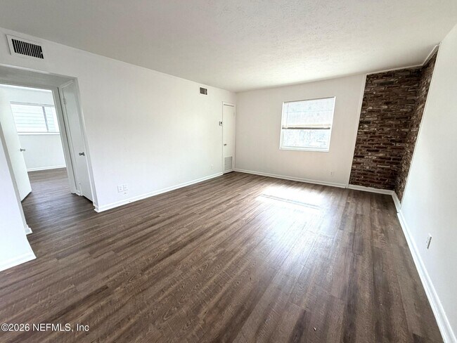 Foto del edificio - 1229 Willow Branch Ave