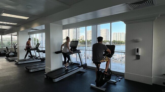 Foto del edificio - 18061 Biscayne Blvd