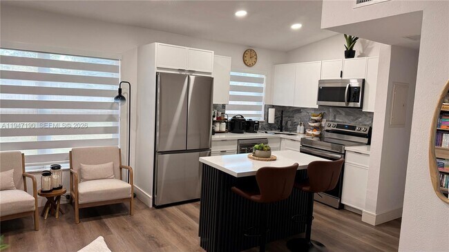 Foto del edificio - 1108 SW 22nd Terrace