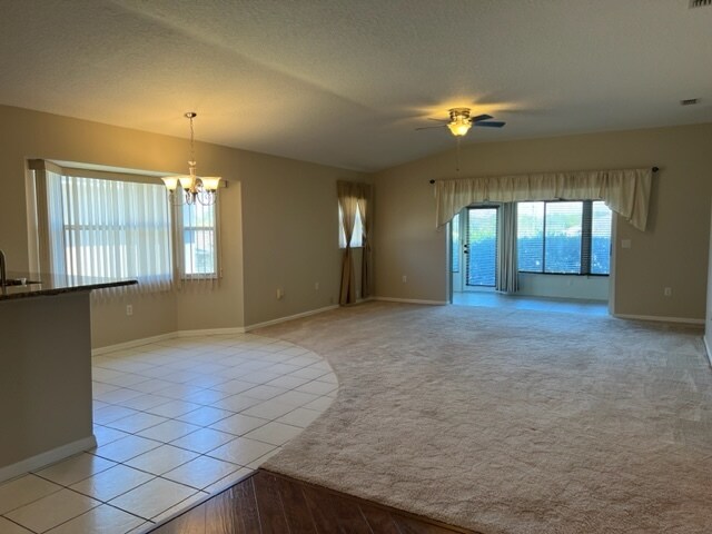 Foto del edificio - 645 W Sunbird Path