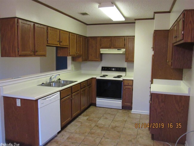 Building Photo - 2345 Remington Rd