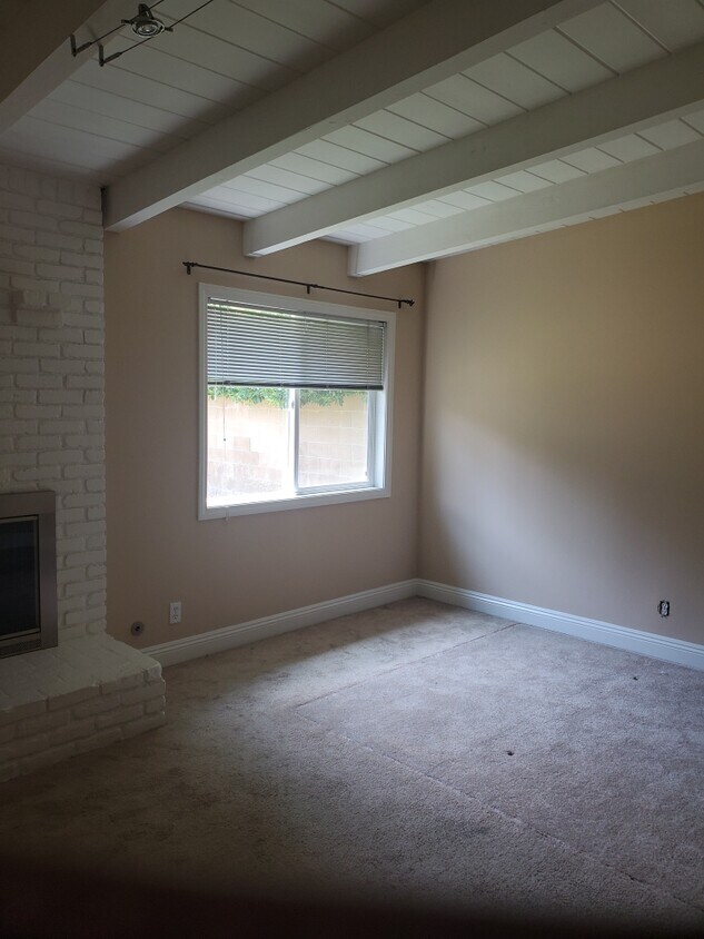Building Photo - 729 Indiana Ct