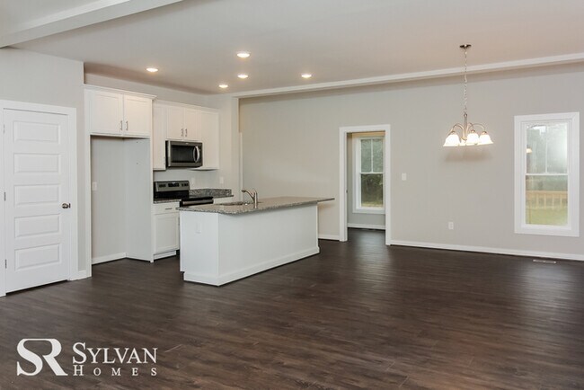 Building Photo - Beautiful new 3 bedroom, 2.5 bath home is ...