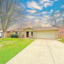 Building Photo - 2126 Pebblebrook Trail