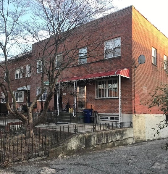 Building Photo - 150-14 58th Ave