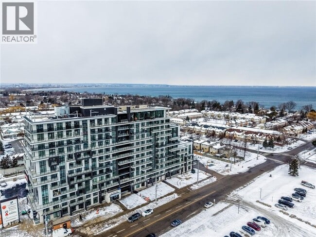 Building Photo - 461 Green Rd