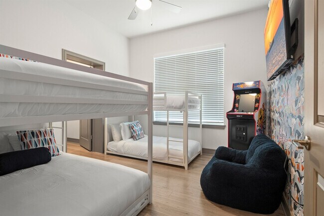 Foto del edificio - 8890 Founders Square Dr