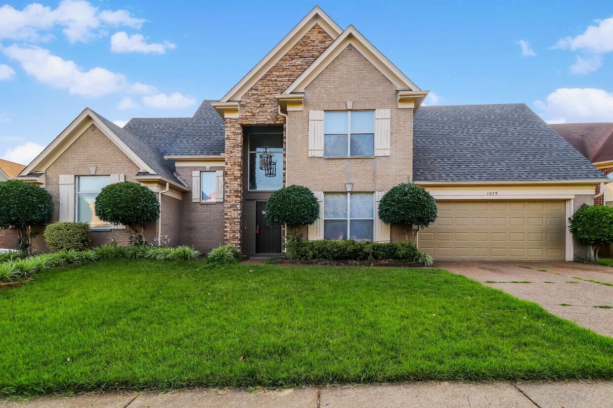 Primary Photo - 1079 Mossy Knoll Dr