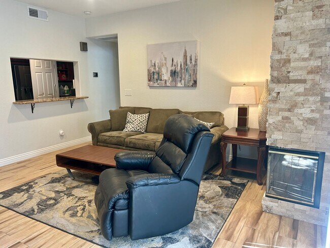 Foto del edificio - Modern and Convenient Condo Near Almaden Lake