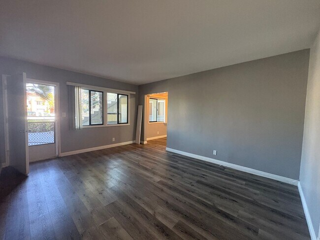 Foto del edificio - Charming 1 Bed / 1 Bath in Historic Bluff Park – Just One Block from the Beach!