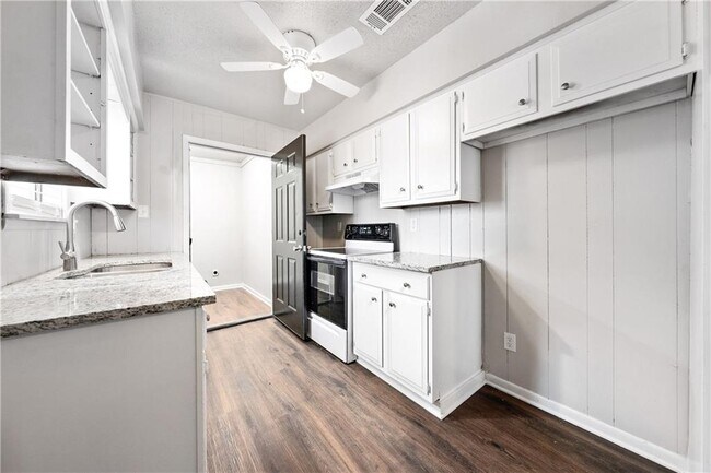 Foto del edificio - 503 Harper St