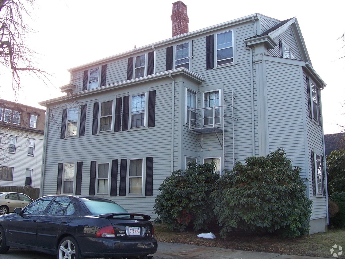 Building Photo - 137 Winter St