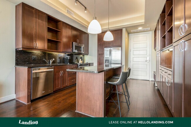 Building Photo - 4949 S Landing Dr